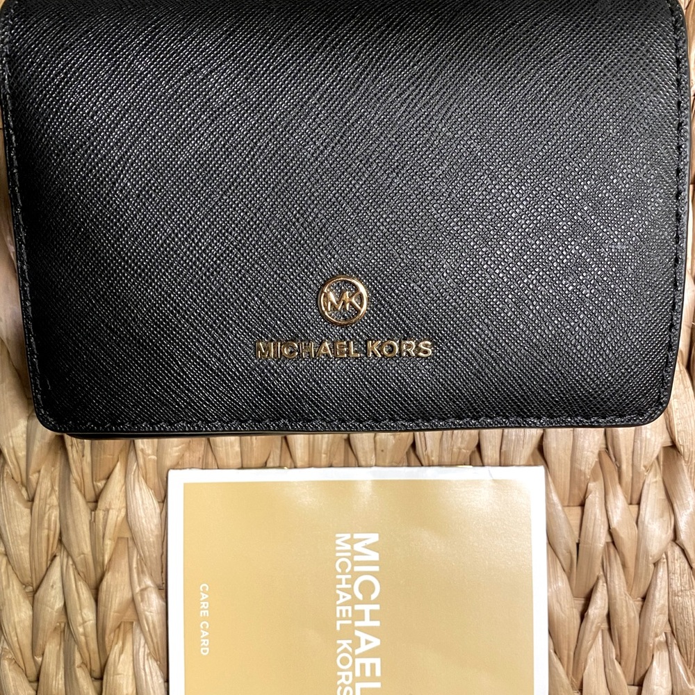 Michael Kors Women's Jet Set Charm MED BIFOLD Saffiano Black Leather Wallet NWT